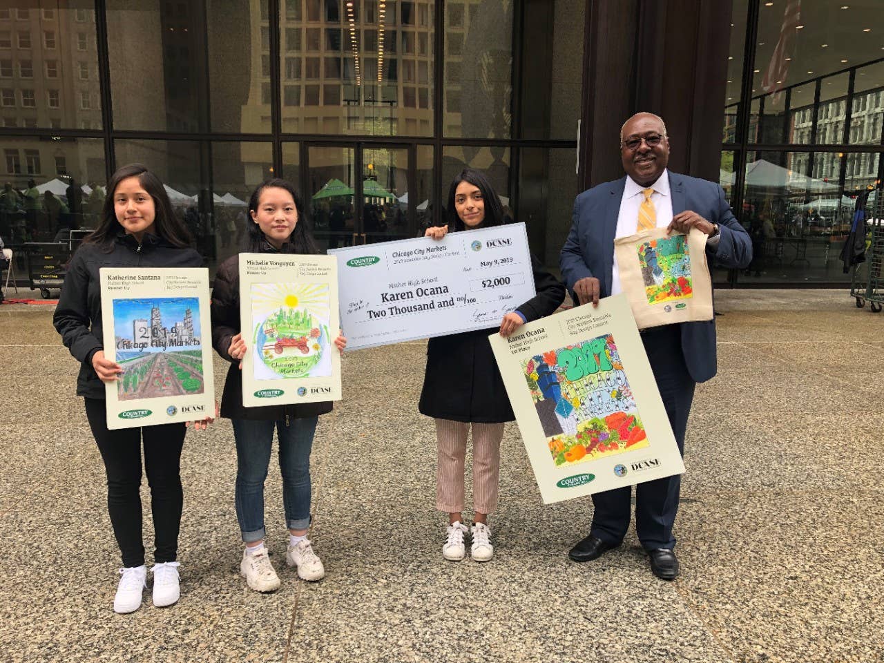 Chicago High School senior Karen Ocana wins Country Financial farmers market bag design contest